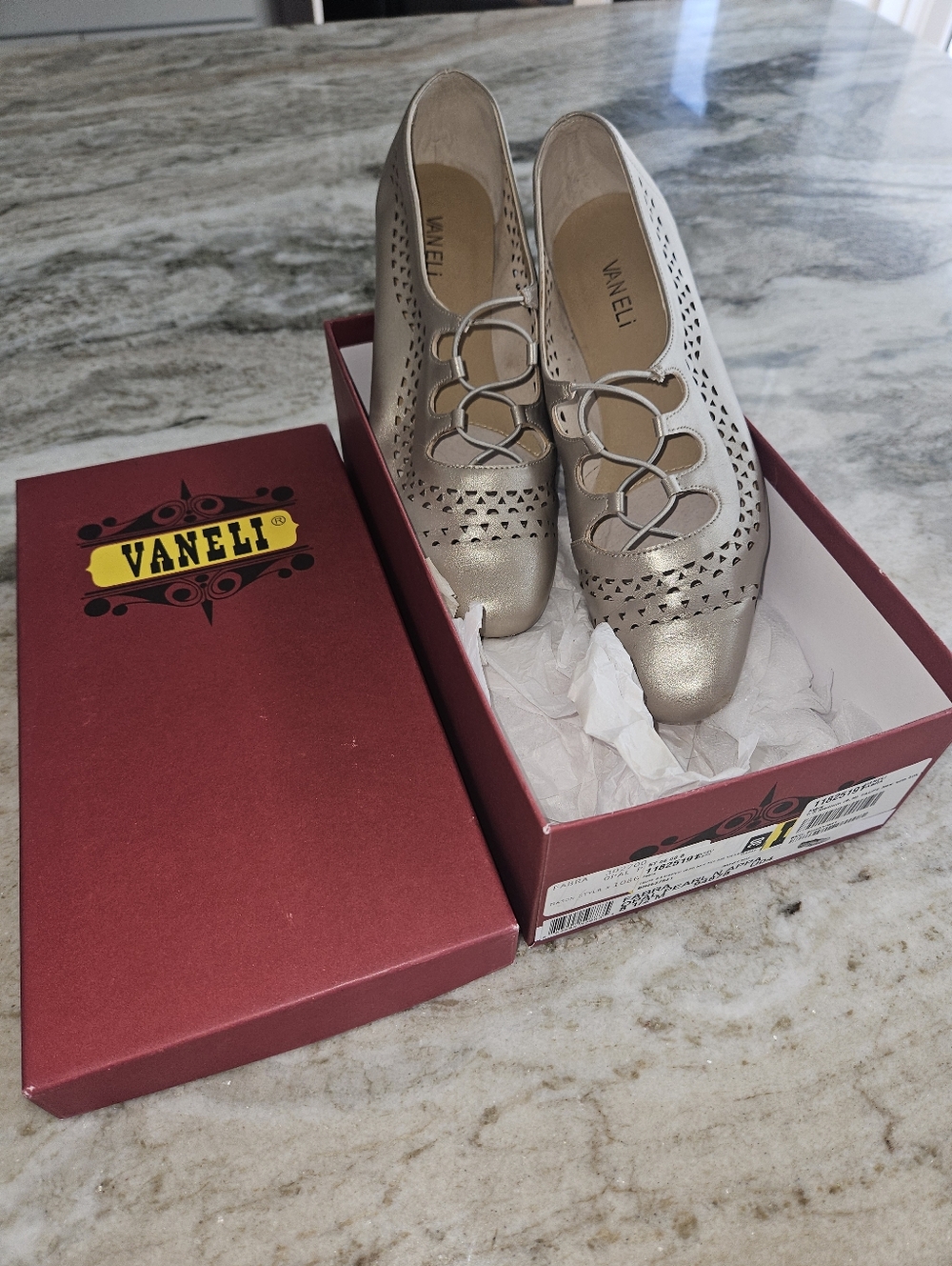 Vaneli Women's Metallic  Lace-Up Flats 8.5